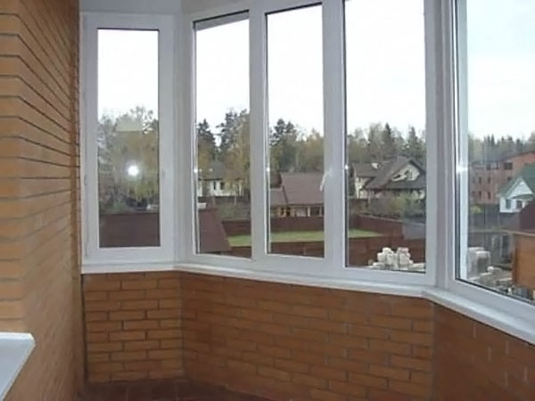 Остекления балкона в частном доме, коттедже и даче Щербинка