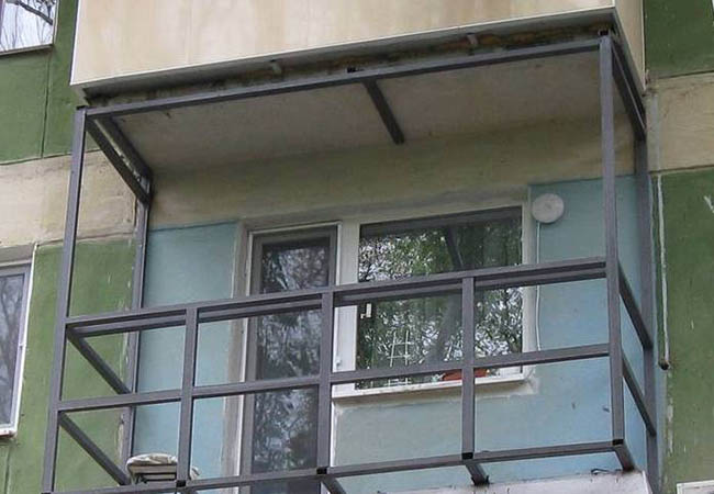 Альтернативное остекление балкона оргстеклом вместо стекла Щербинка